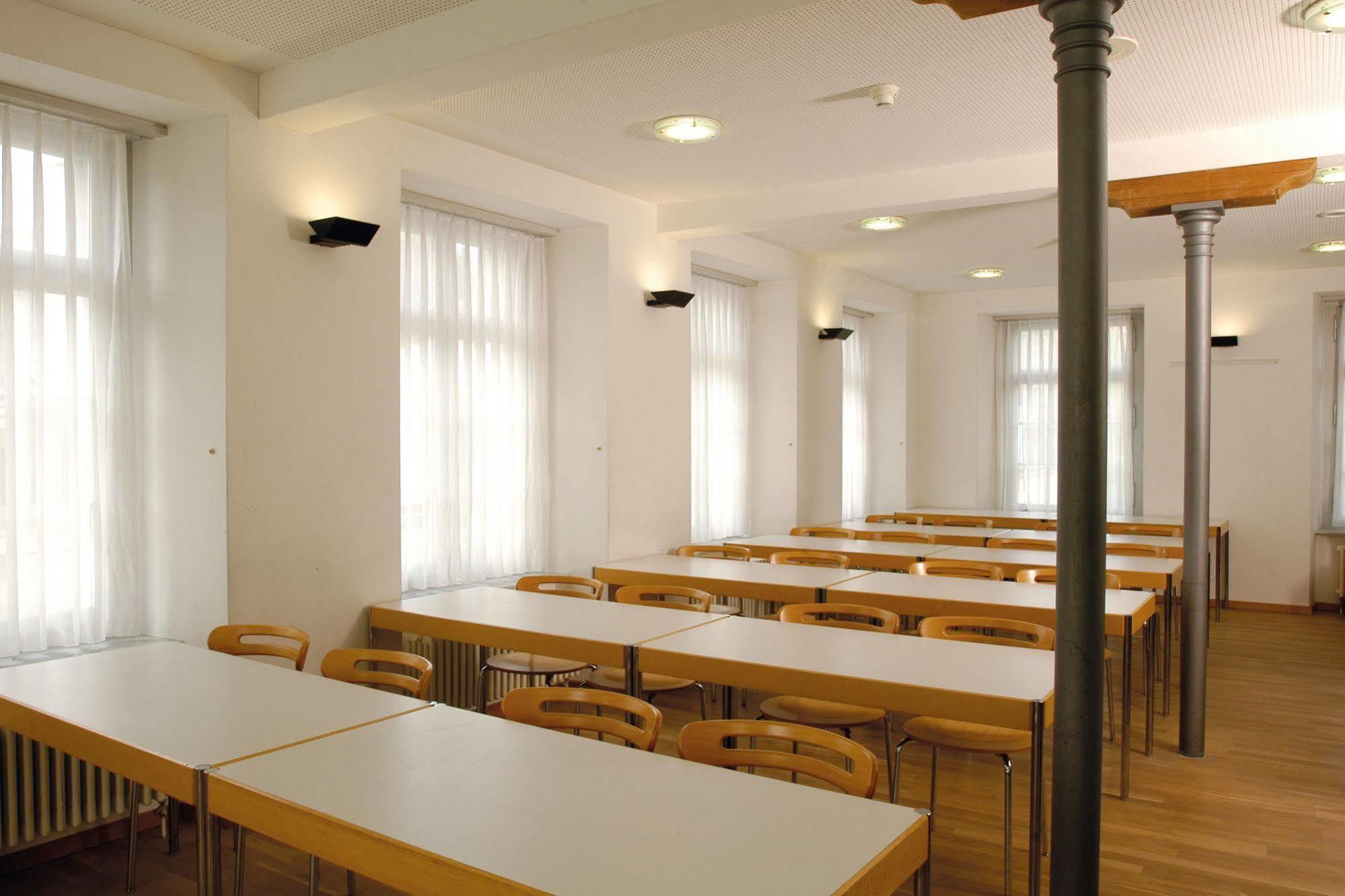 بيت شباب ريخترزفيل يوث هوستيل Richterswil المظهر الخارجي الصورة